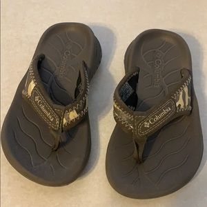 Columbia flip flops
